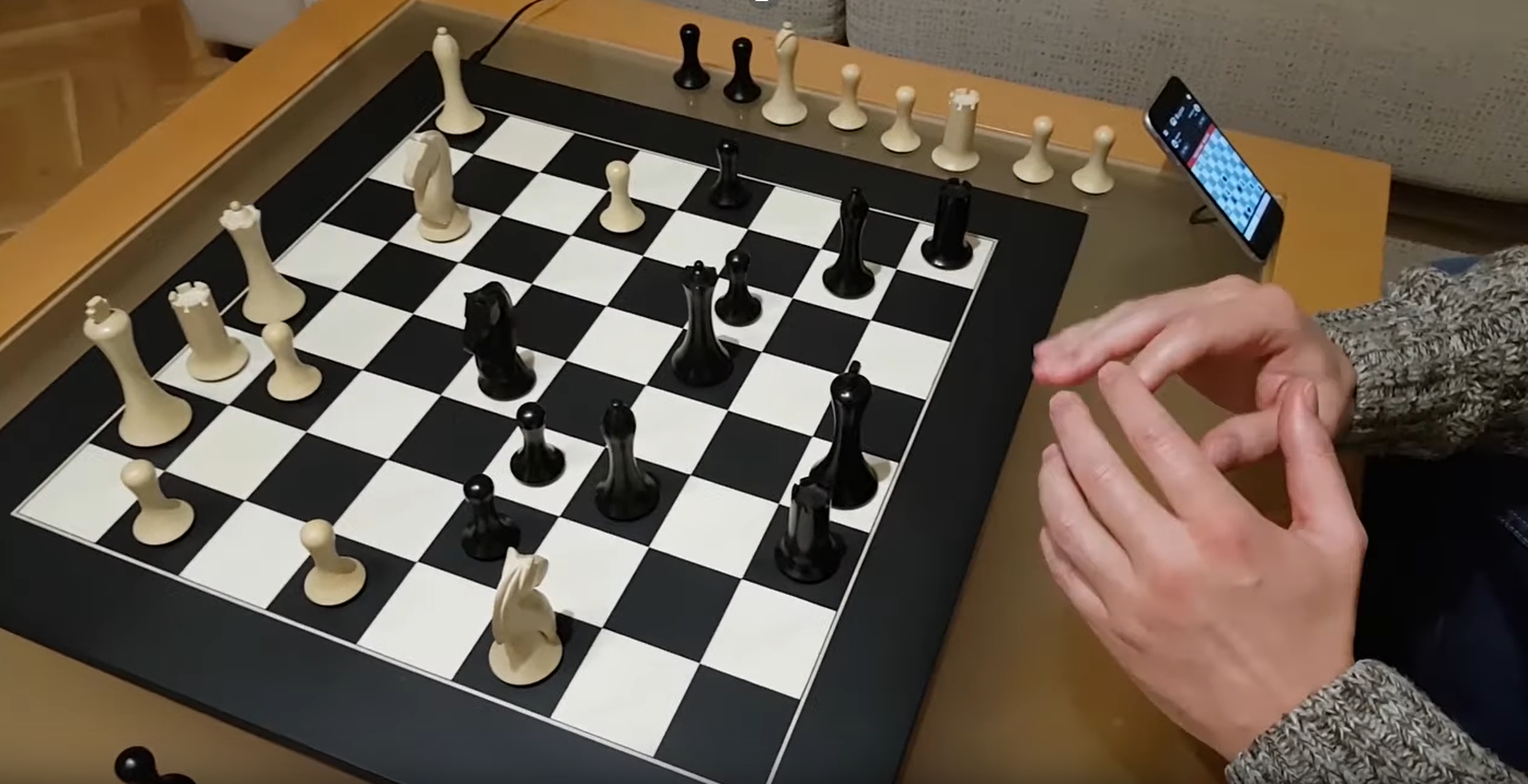 How a kickstarter scam shook up the chess business / DGT about to